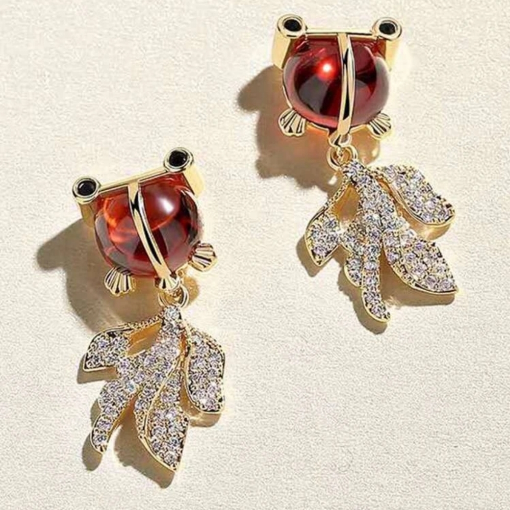 Rhinestone Goldfish Design Hanging Earrings